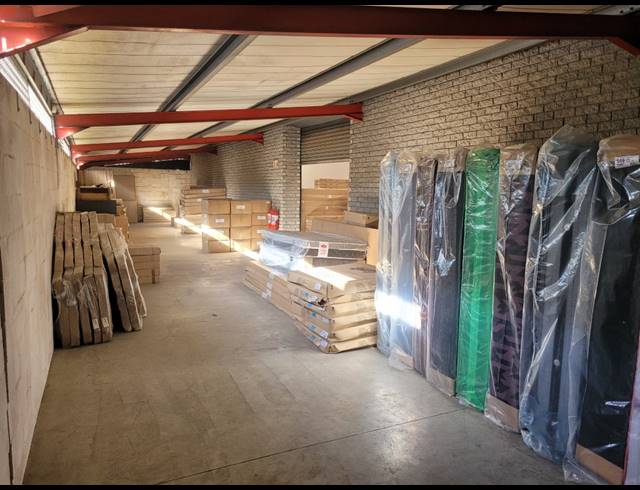 400M² WAREHOUSE TO LET IN EVERITE INDUSTRIA